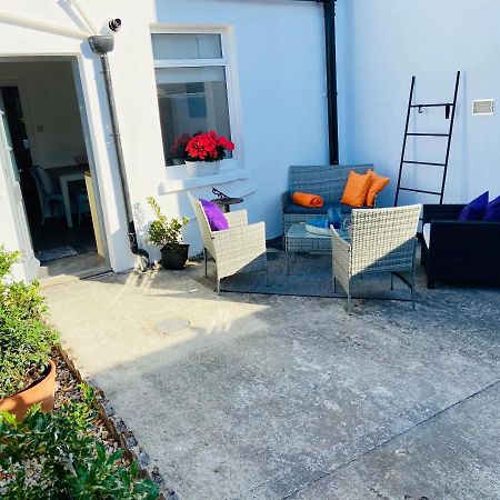 Funky Cozy Cottage With Outside Space Eastbourne Exterior photo